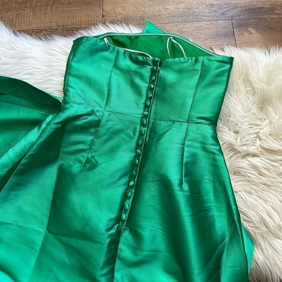 ELLIATT Protea Gown In Emerald Green - Picture 6 of 6